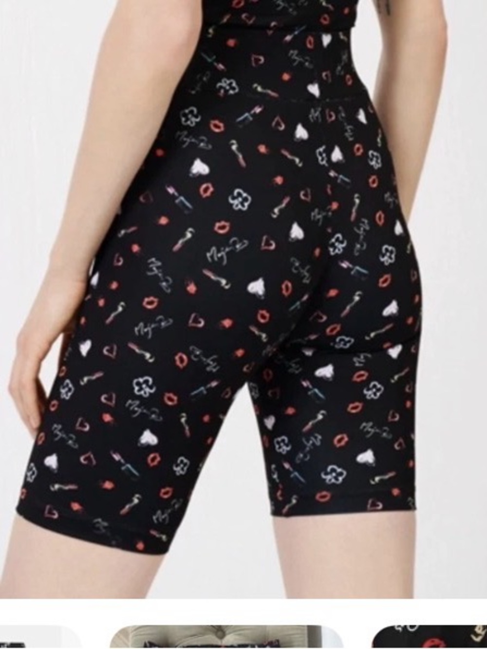 Maje Printed Biker Shorts – Size 36 (US Small) – Lipstick/Heart Print